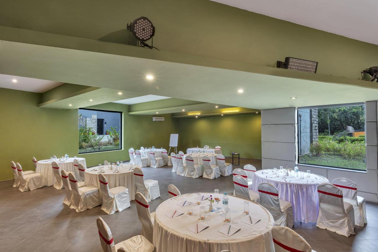 Club Mahindra Corbett Hotel Dhikuli Kültér fotó